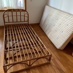 籐製ベッド　マット付き