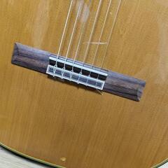TAKAMINEクラシックギター  (ハードケース、足台、フィニッシングペーパー付き) TAKAMINEクラシックギター (ハードケース、足台、フィニッシング