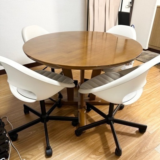 【受付中】定価6万✴️直接引取歓迎 IKEA 回転チェア4脚/ニトリ円形テーブル セット
