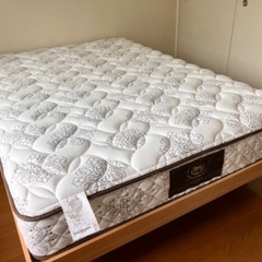 サータ　ダブル マットレス 美品　ベッド