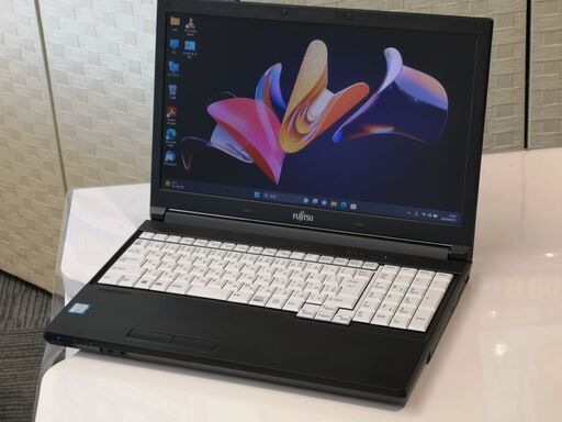 新品SSD搭載!】富士通 LIFEBOOK A577/SX (Core i5 7300U 2.6GHz