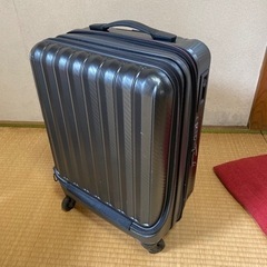 スーツケース★2〜3泊用に最適です★ 鍵2本・キャスターロック機...