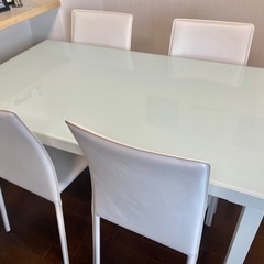 白のダイニングテーブル、チェアー4脚SET¥9000♪