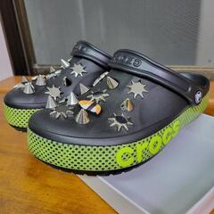 クロックス　crocs　サンダル　ジビッツ付き　26㎝　美品(ほ...