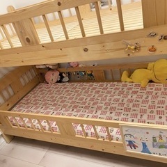 二段ベット　キッズ用(受け渡し者がいる)