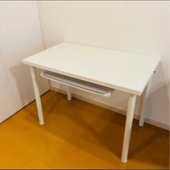 ニトリ　プレフェ　パソコンデスク　100cm×59cm