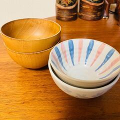 木の椀・陶器の茶碗