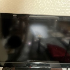 32型液晶テレビ   液晶もリモコンも綺麗です。