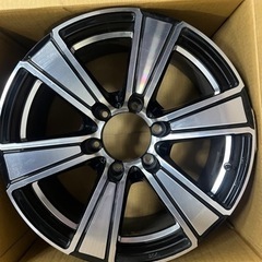 プラドに履いてました。(センターキャンプ、ナット無し)