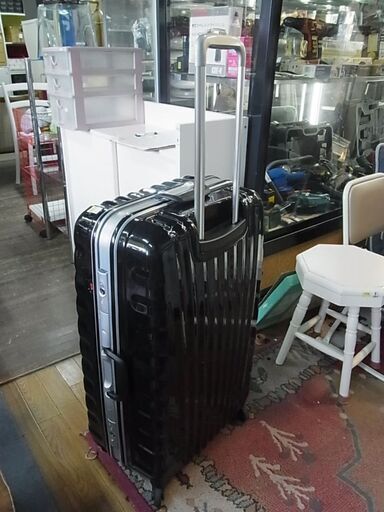 スーツケース　黒　キャリーバッグ　ハードタイプ　大きいサイズ　鍵付き　軽量　旅行