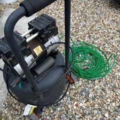 アストロプロダクツ‼️超ー静か‼️ハイパワー中型コンプレッサー‼️  ３８L大容量