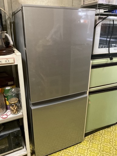 2ドア冷蔵庫右開きアクアAQR-13H（126L、シルバー）