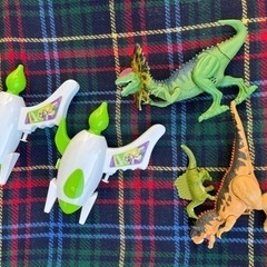 恐竜おもちゃ　おまけ付き