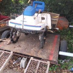 コンバインカーとおまけの田植機