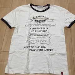Levi’s Tシャツ