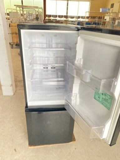 福岡市内配送無料　MR-P15A-B 冷蔵庫 サファイアブラック [2ドア /右開きタイプ /146L