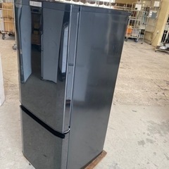 福岡市内配送無料　MR-P15A-B 冷蔵庫 サファイアブラック [2ドア /右開きタイプ /146L