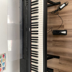 ヤマハ　ポータブル電子ピアノ　P255 スタンドありも可能