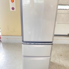 配送無料 高年式美品ちょっと大きめ冷蔵庫!(オーブンレンジが置ける耐熱テーブル採用) 配送無料 高年式美品ちょっと大きめ冷蔵庫!(オーブンレンジが置ける