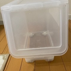 IKEAのふた付きボックス