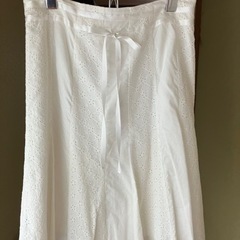 中古品　涼しげな白い⭐︎夏のスカート