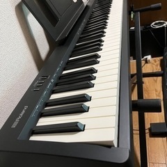 ピアノ　Piano Roland FP-10