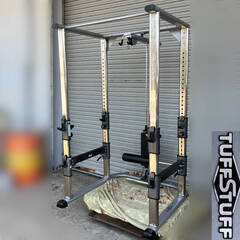 TUFFSTUFF(タフスタッフ)のパワーラックとオプションのラットプル
