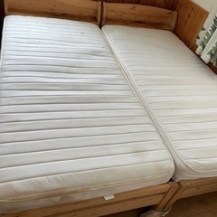 木製シングルベッド2台