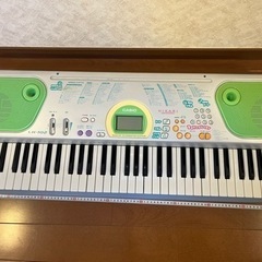 カシオ　CASIO LK-102  ピアノ台あり　