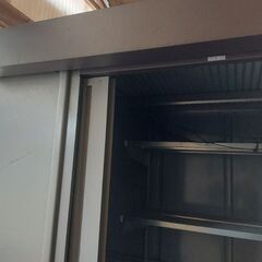 大きいサイズの物置（一旦締め切ります）