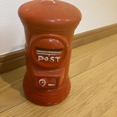 昭和レトロ、赤い貯金箱