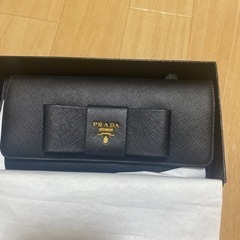 PRADA 長財布　ほぼ未使用