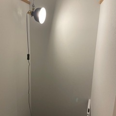 IKEAのライトと突っ張り棒