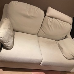 【無料/至急！】IKEAのソファ、定価6ー7万くらい【注意事項あり】