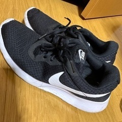 NIKE メンススニーカー