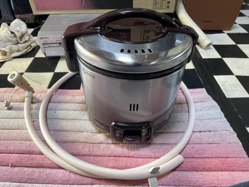 【リサイクルサービス八光】2022年製　ガス炊飯器  0.54L 都市ガス用 こがまる ダークブラウン RR-030FS