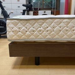 ④【超美品‼️】定価198,000円♪ フランスベッド×ドリームベッド シングルベッド 照明＆コンセント付き 木目調ダークブラウン♪