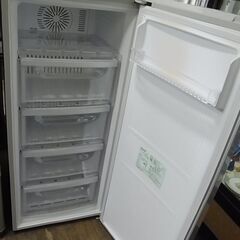 MITSUBISHI　三菱　121L　ノンフロン冷凍庫　MF-U12B-S1　2018年製　霜取り不要　ケース式収納　冷凍ストッカー