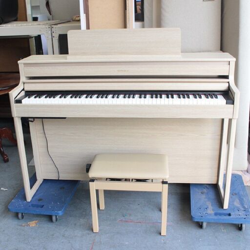 T303) 【東京・神奈川限定配送・良品】Roland HP704 ローランド 電子ピアノ 2020年製 88鍵 音色数324 ライトオーク 録音機能 チェア付き