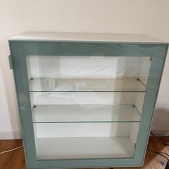 ikea  glassvik コレクションケース