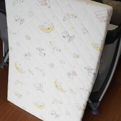 【中古】nuna トラベルコット セナ（ナイト／ブラック）ベビーベッド【おまけ付き】