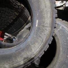 売　225/80r17.5  スタッドレスタイヤ　4tトラック等に