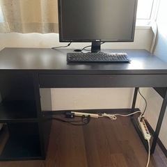 IKEAパソコンデスク（キャンセルでました）