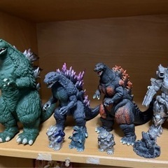 ゴジラフィギュア値下げしました(きまりました)