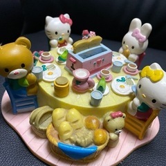 ハローキティ　貯金箱　置物