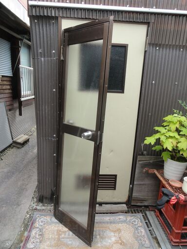 枠付きアルミドア【中古品】