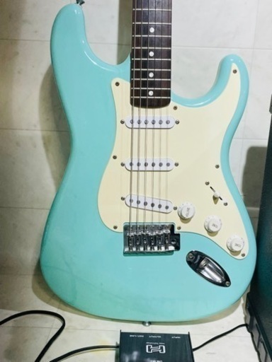 Squier by fender ストラトキャスター 水色とRolandアンプ機材セット