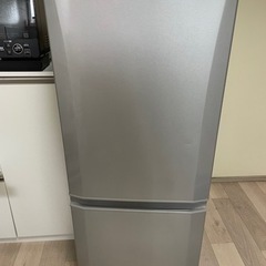 中型冷蔵庫　グレー　2016年製