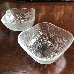 ガラス製　サラダ皿　デザート皿　透かし彫り