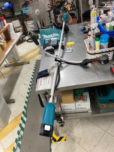 中古品 □ makita 充電式草刈機 MUR190SDSF □ M □ ITXOQTZM72IW